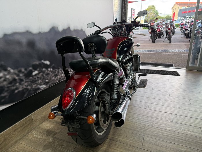 2006 Triumph ROCKET III CLASSIC MAROON