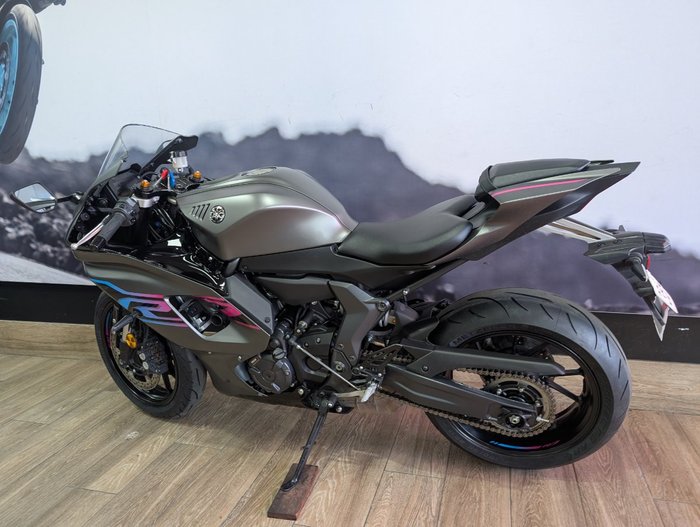 2024 Yamaha YZF-R7LA GREY