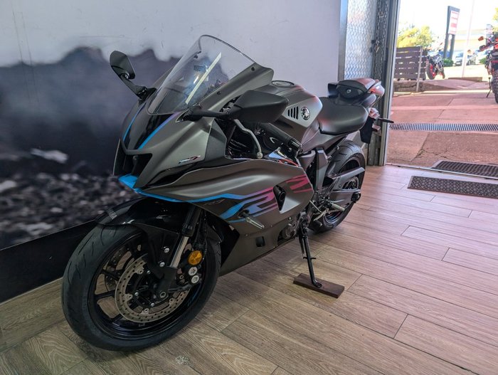 2024 Yamaha YZF-R7LA GREY