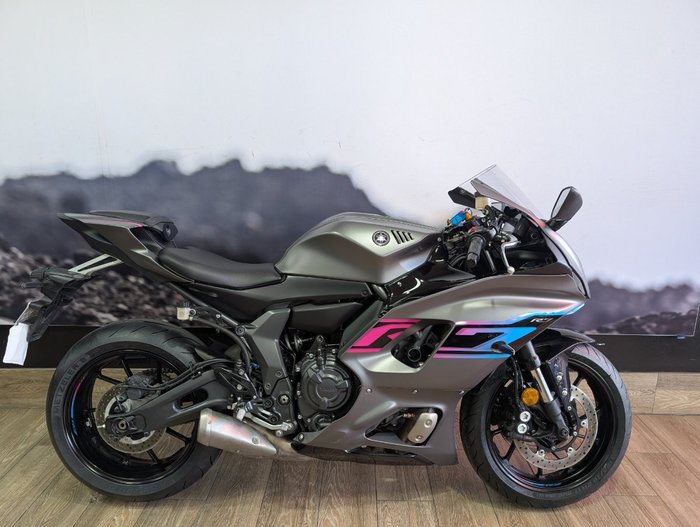 2024 Yamaha YZF-R7LA GREY