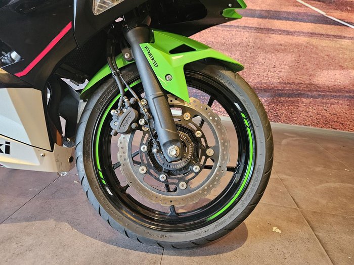 2021 Kawasaki Ninja 400 (EX400G) Ninja Green