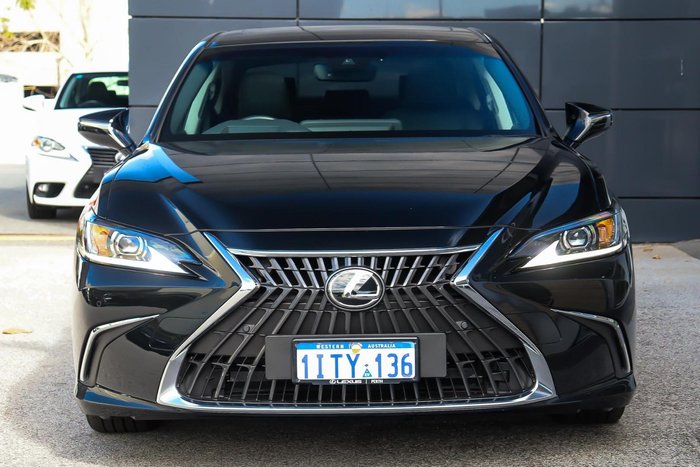 2025 Lexus ES 300h Luxury
