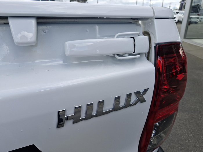 2024 Toyota Hilux SR