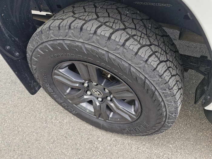 2024 Toyota Hilux SR
