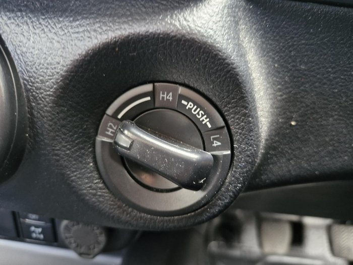 2024 Toyota Hilux SR