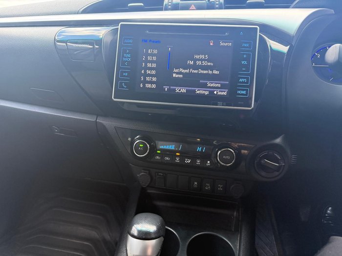 2019 Toyota Hilux SR5
