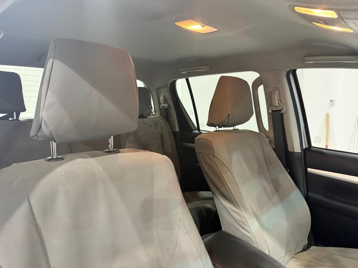 2019 Toyota Hilux SR5