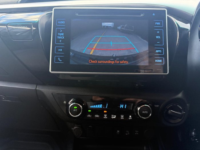 2019 Toyota Hilux SR5