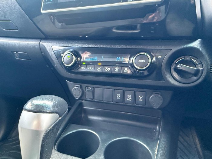 2019 Toyota Hilux SR5