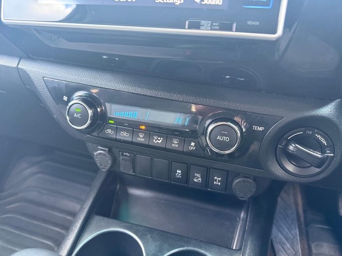 2019 Toyota Hilux SR5