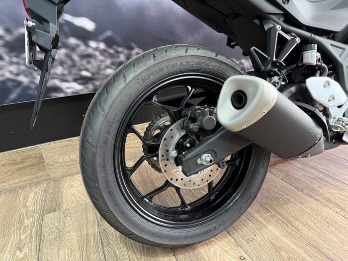 2025 Yamaha YZF-R3 Black