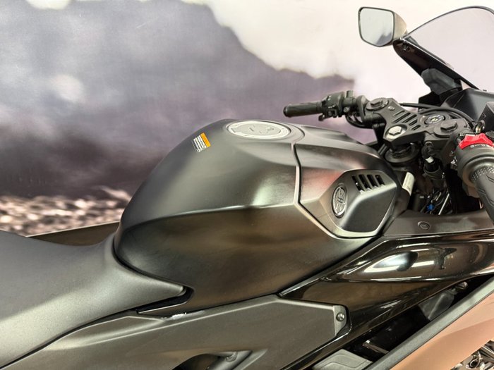 2025 Yamaha YZF-R3 Black