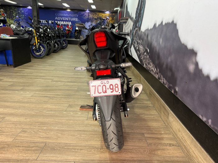 2025 Yamaha YZF-R3 Black
