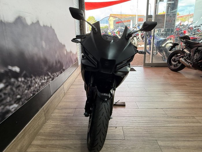 2025 Yamaha YZF-R3 Black