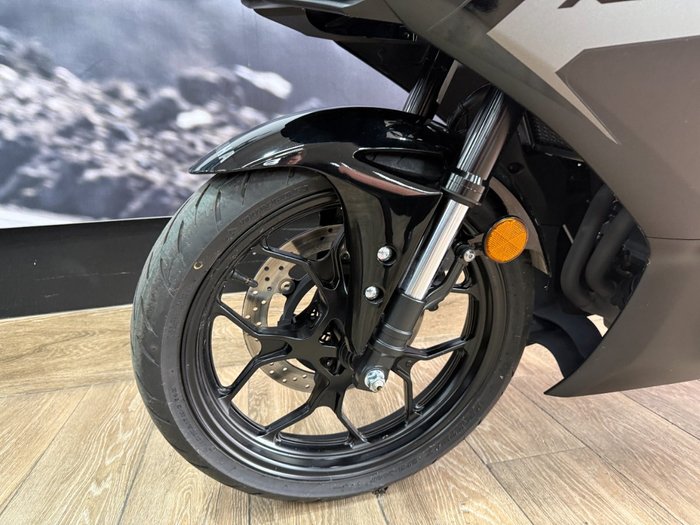 2025 Yamaha YZF-R3 Black