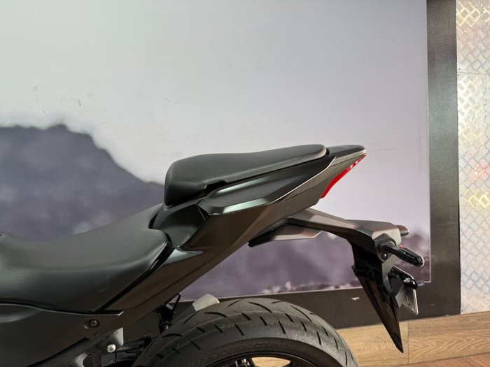 2025 Yamaha YZF-R3 Black