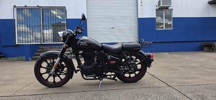 2022 Royal Enfield CLASSIC 350 DARK Black