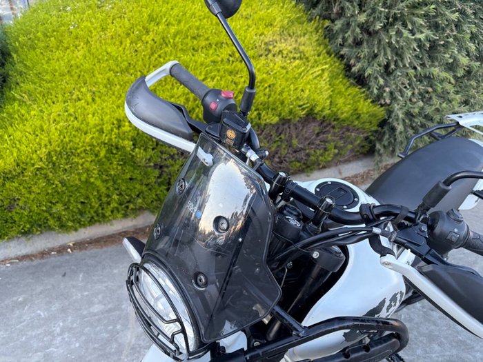 2024 Royal Enfield HIMALAYAN 450 White