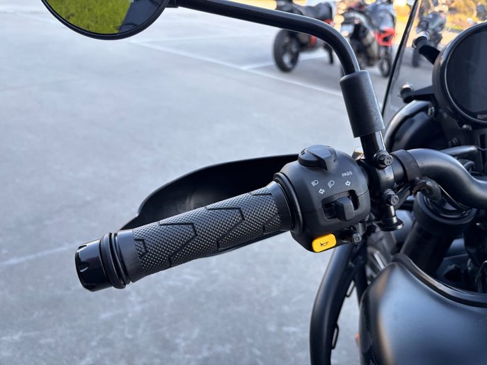 2025 Royal Enfield HIMALAYAN 450 BLACK
