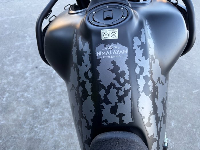 2025 Royal Enfield HIMALAYAN 450 BLACK