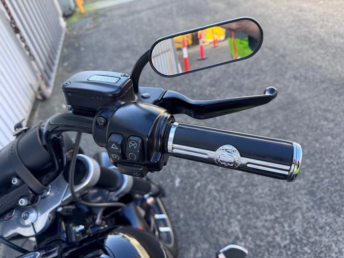 2018 Harley-Davidson Sport Glide 107 (FLSB) Softail Black