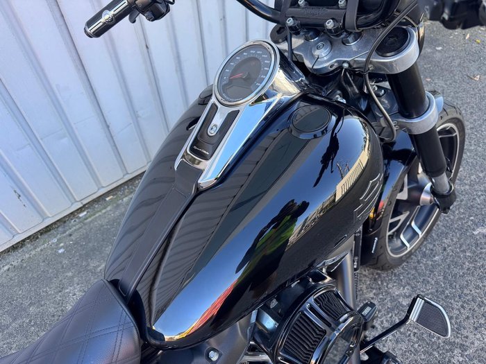 2018 Harley-Davidson Sport Glide 107 (FLSB) Softail Black