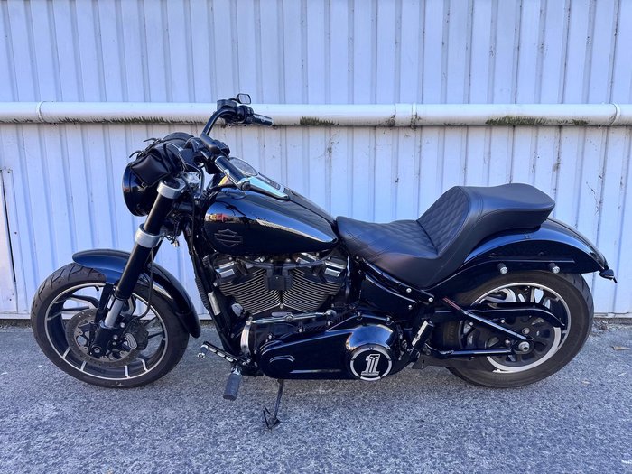 2018 Harley-Davidson Sport Glide 107 (FLSB) Softail Black
