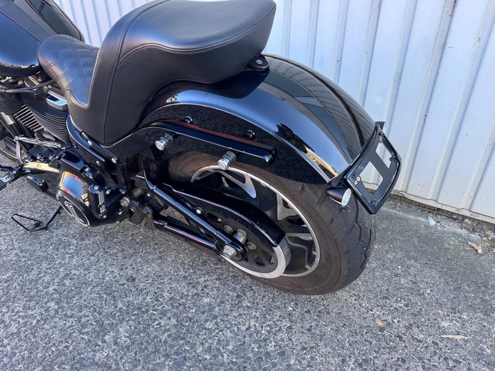 2018 Harley-Davidson Sport Glide 107 (FLSB) Softail Black