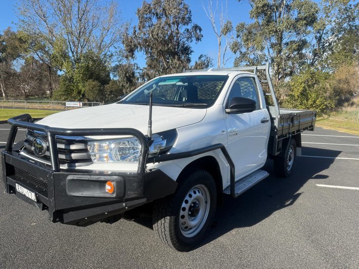 2022 Toyota Hilux SR
