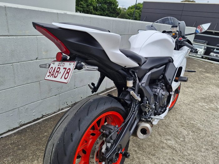 2023 Yamaha YZF-R7LA White