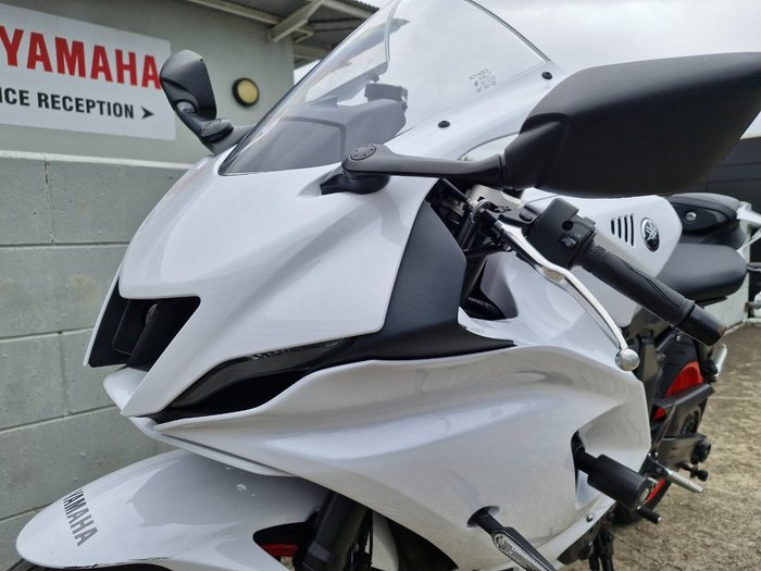 2023 Yamaha YZF-R7LA White