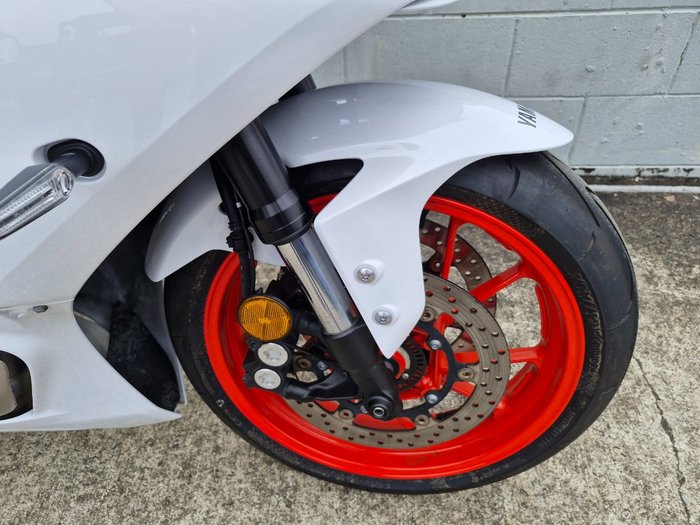2023 Yamaha YZF-R7LA White
