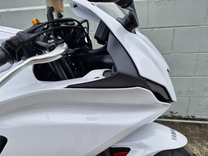 2023 Yamaha YZF-R7LA White