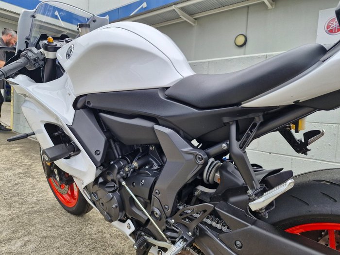 2023 Yamaha YZF-R7LA White