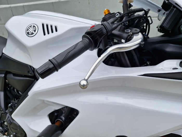 2023 Yamaha YZF-R7LA White