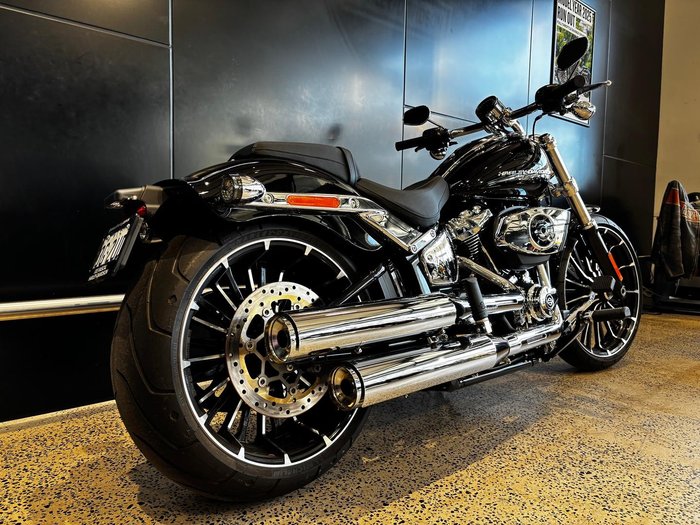 Harley-Davidson Breakout 117 (FXBR) Softail