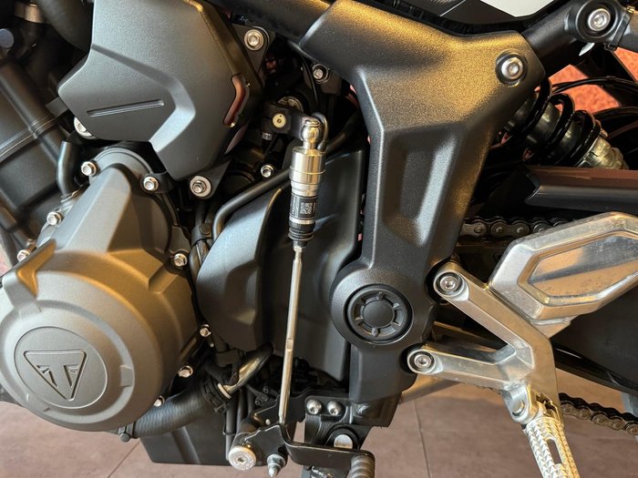 2025 Triumph Trident 660 Full Power Trident