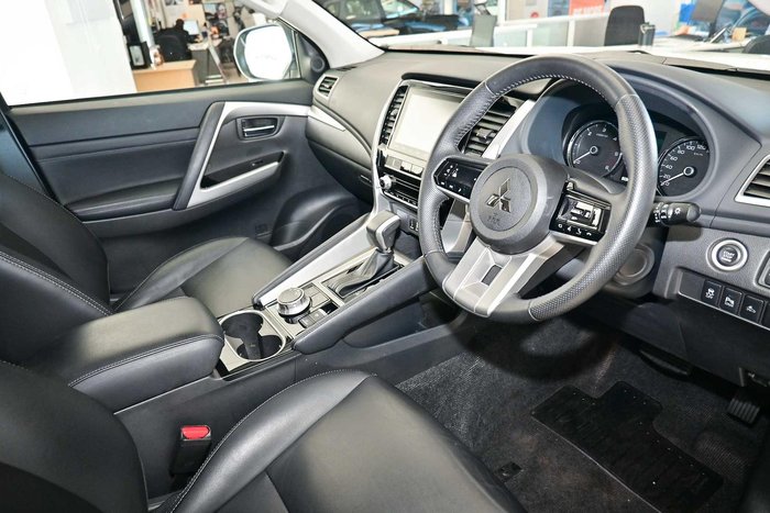 2025 Mitsubishi Pajero Sport GLS