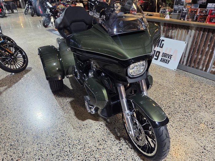 2026 Harley-Davidson Street Glide 3 (FLHLT)