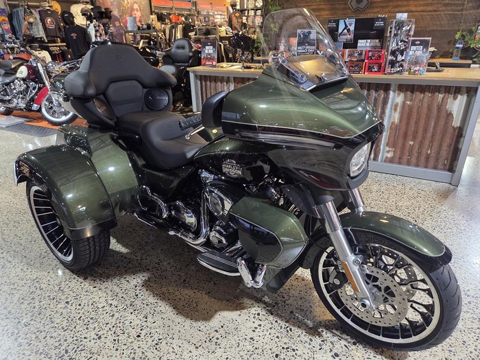 2026 Harley-Davidson Street Glide 3 (FLHLT)