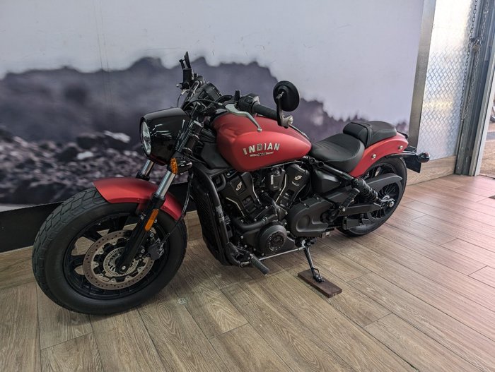 2025 INDIAN SCOUT BOBBER LIMITED RED