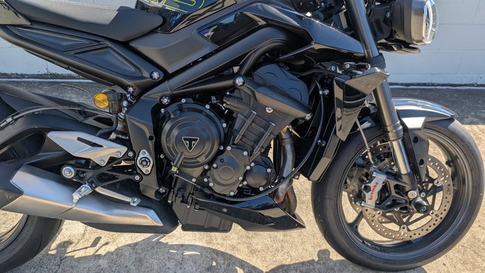 2025 Triumph STREET TRIPLE RS Black