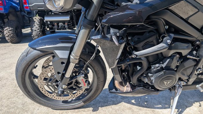 2025 Triumph STREET TRIPLE RS Black