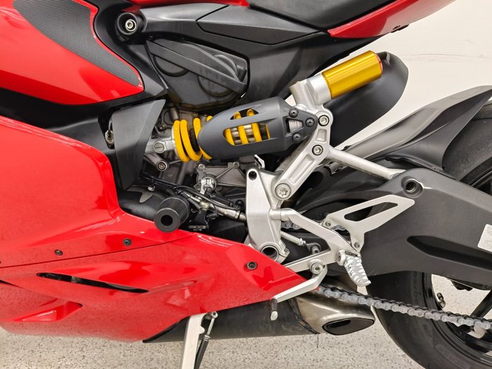 2015 DUCATI 899 PANIGALE Red