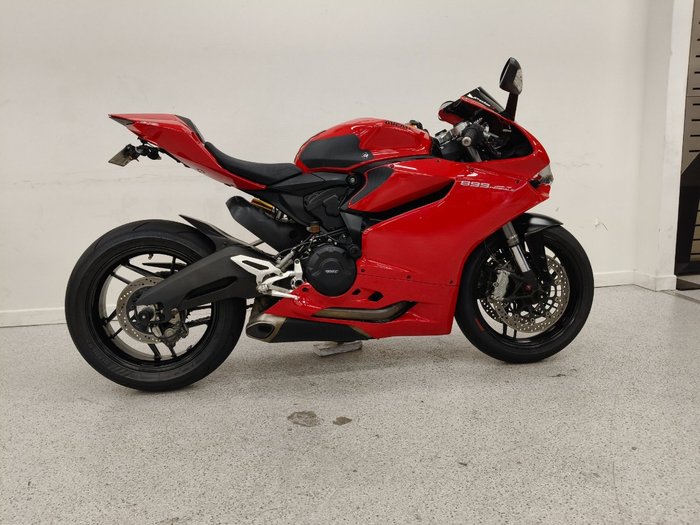 2015 DUCATI 899 PANIGALE Red