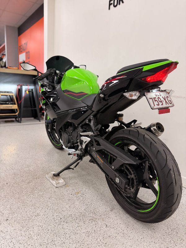2021 Kawasaki NINJA 400 EX400 Green