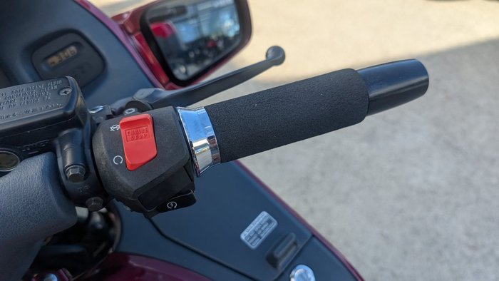 2001 Honda ST1100A Red
