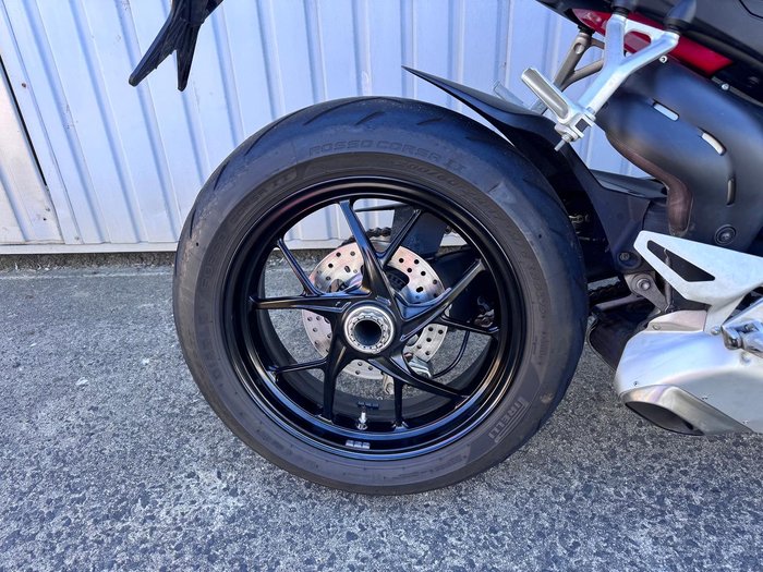2020 Ducati Streetfighter V4 Streetfighter Red