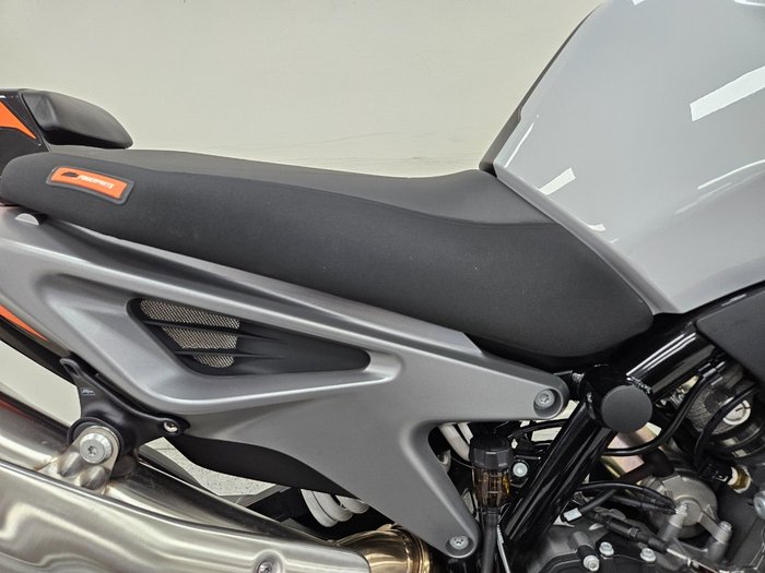 2024 Ktm 790 DUKE grey
