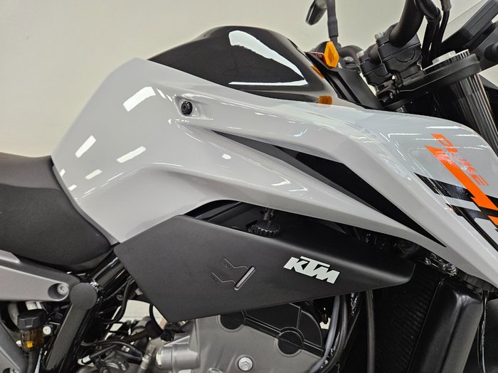2024 Ktm 790 DUKE grey